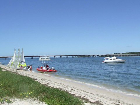 Spacious Family Unit With Incredible Views. - New Castle Holiday 9