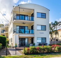 Waterfront views from private rooftop balcony - Bayview South Esp Bongaree - New Castle Holiday