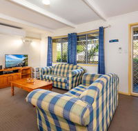 Pet Friendly Cottage in the Heart of Bribie - Wirraway St Bongaree - New Castle Holiday