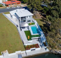 Stunning Canal Home Oh So Close To The Waterfront - New Castle Holiday