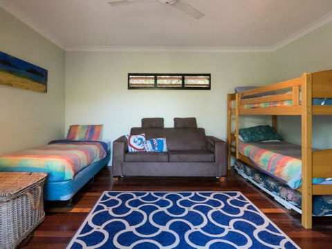 Billa Blue By Discover Stradbroke - New Castle Holiday 1