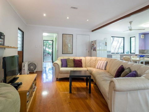 Billa Blue By Discover Stradbroke - New Castle Holiday 5