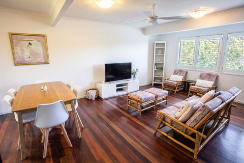 Point Break Beach House - New Castle Holiday 3