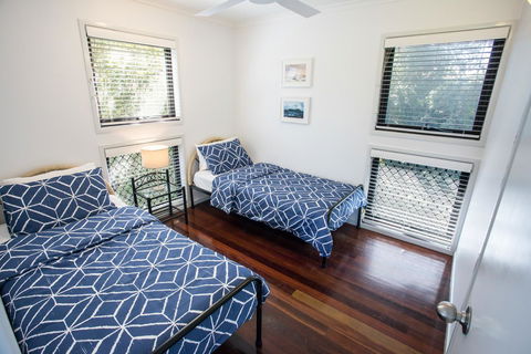 Point Break Beach House - New Castle Holiday 15