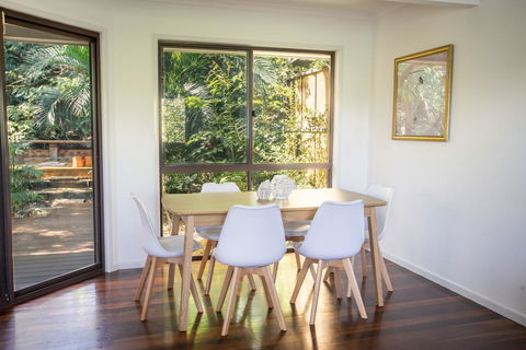 Point Break Beach House - New Castle Holiday 6