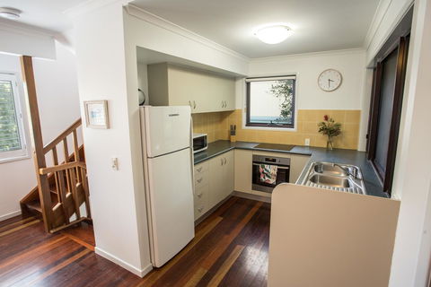 Point Break Beach House - New Castle Holiday 4