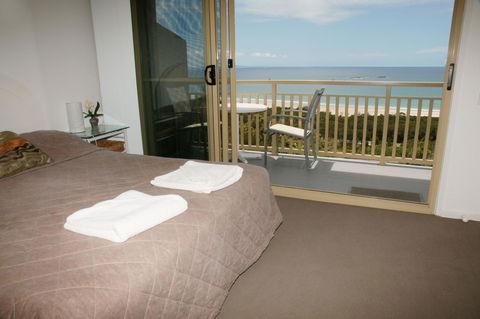 Pandanus Palms Holiday Resort - New Castle Holiday 24