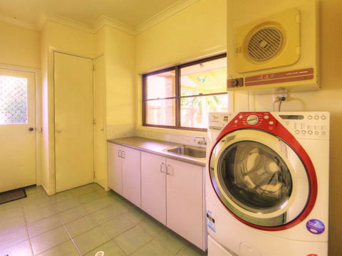 Belle Vue Beach House By Discover Stradbroke - New Castle Holiday 24