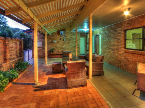 Belle Vue Beach House By Discover Stradbroke - New Castle Holiday 23