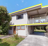'Beach Break 1' 1/10 Lionel Street - upstairs unit with Aircon - New Castle Holiday