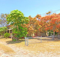 'Daves Place' 27 Rigney St - Holiday house with WIFI Aircon  Boat Parking - New Castle Holiday