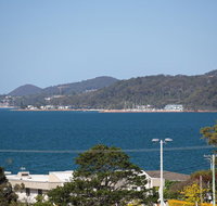 'GrandView' 10 Grandview Close - huge house with water views aircon WIFI Netflix Foxtel  Billiard Table - New Castle Holiday