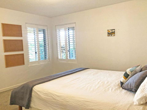 'Mooring One Downstairs', 23 Shoal Bay Rd - Fantastic Ground Floor Duplex With Views, WIFI And Air Conditioning - New Castle Holiday 3