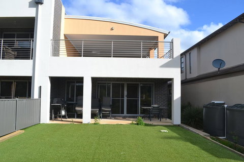 'The Anchorage By The Lake' - New Castle Holiday 1