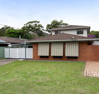 'Willows At The Bay' 111 Horace St - Large House with Aircon WIFI and Boat Parking. - New Castle Holiday