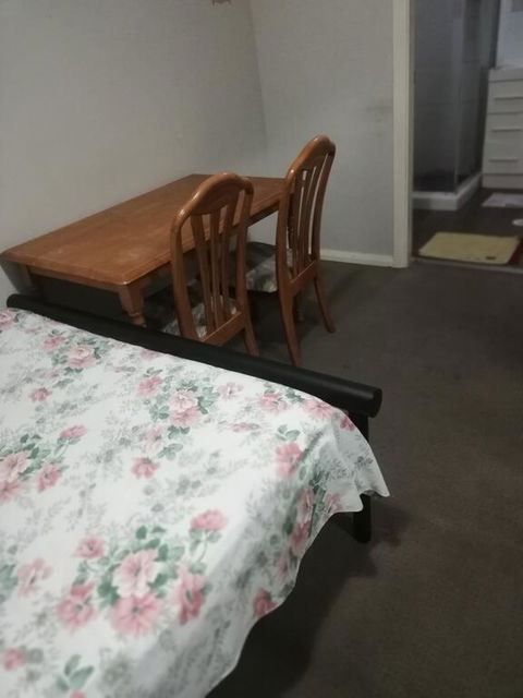 0ne Master In 3 Br. Apartment - New Castle Holiday 2