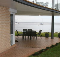 1 'The Clippers' 131 Soldiers Point Road - fabulous waterfront unit - New Castle Holiday