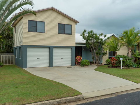 10 Bellgrove Street - Sawtell, NSW - New Castle Holiday 0