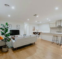 118 Refreshing 3BR Werribee Family House - New Castle Holiday