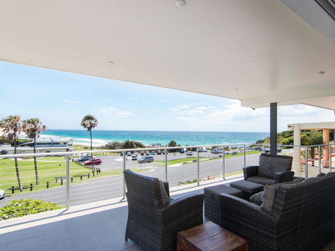 12 Cliff Road - New Castle Holiday 1