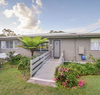 12 Merinda Crescent - New Castle Holiday