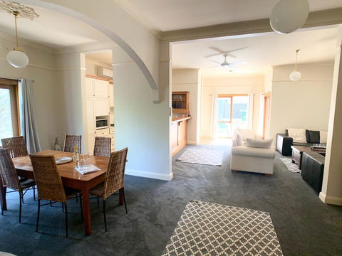 123 Hill St, Heart Of Orange, Double Brick - New Castle Holiday 1