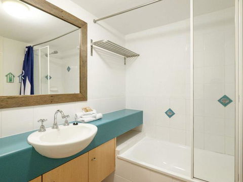 13 Pt Lookout Beach Resort - New Castle Holiday 1