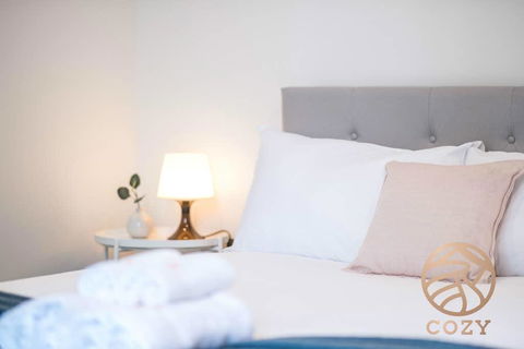 143, Summer Time Freshment In Melbourne Village - New Castle Holiday 3