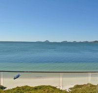 15 'Harbourside' 3-7 Soldiers Point Road - right on the waterfront - New Castle Holiday