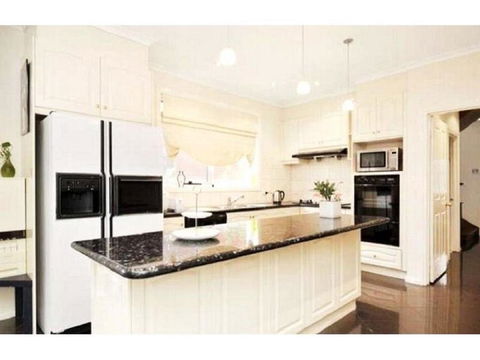 15 Charles Abbotsford Mansion - New Castle Holiday 3