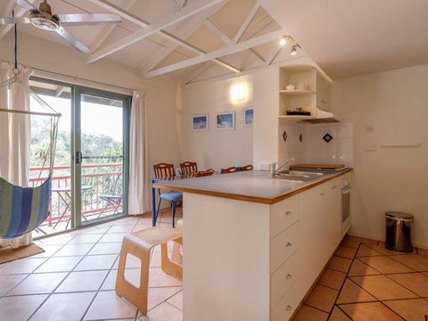 16 Pt Lookout Beach Resort - New Castle Holiday 1