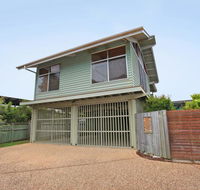 18 Northbeach Place Mudjimba Beach - Pet Friendly Linen Included WIFI - New Castle Holiday