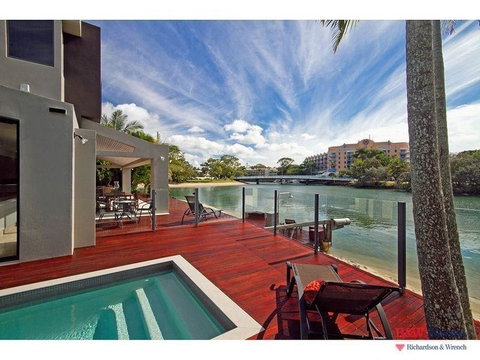 19 Witta Circle - New Castle Holiday 1