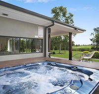 1OAK - New Castle Holiday
