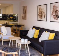 2 Bdrm Apt in Annandale with Courtyard  Parking - New Castle Holiday