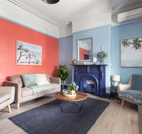 2-Bed Apartment Metres From Coogee Beach and Dining - New Castle Holiday