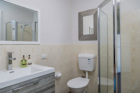 235 Mitchell Parade, Mollymook - New Castle Holiday 3