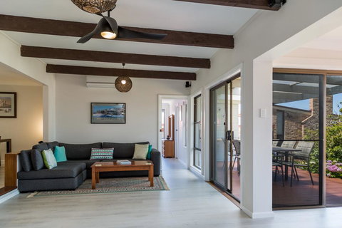 235 Mitchell Parade, Mollymook - New Castle Holiday 1