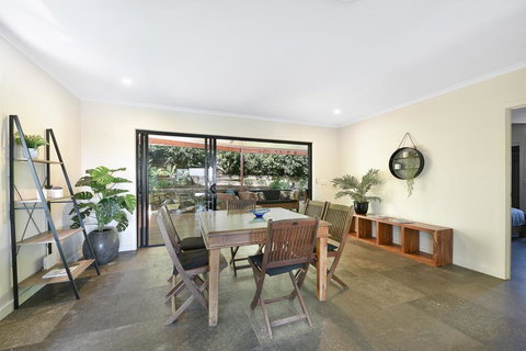 250 David Low Way, Peregian Beach - New Castle Holiday 3