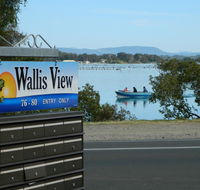 26 Wallis View - Opposite the Lake - 3 Bedroom Apartment - Sleeps 8 - New Castle Holiday