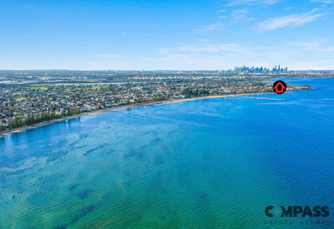 Beachside Retreat - New Castle Holiday 1