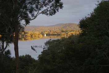 Blue Gum Cottage On Bay with New Castle Holiday