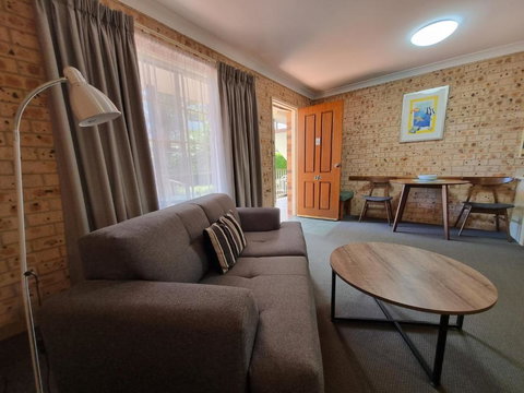 Cardiff Motor Inn - New Castle Holiday 1