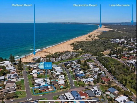 Cheerful Beach House At Redhead Beach - New Castle Holiday 0