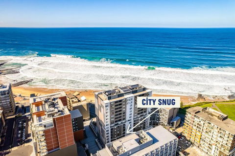 City Snug On Newcastle Beach - Parking Options - New Castle Holiday 0