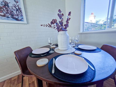 Crawley Cosy Urban Retreat Close To CBD UWA Free Park Netflix - New Castle Holiday 3