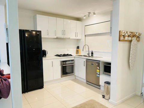 D101 Charming Apartment- Free Parking - New Castle Holiday 1
