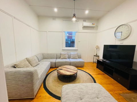 D114 Victorian Central Stay - New Castle Holiday 0