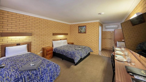 Darling River Motel - New Castle Holiday 4