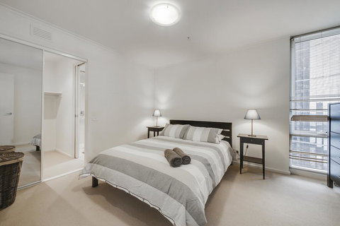 2BR Vue Grand Southbank Melbourne, FREE Parking - New Castle Holiday 3